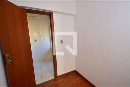 Apartamento à venda com 95m², 3 quartos e 2 vagas Apartamento à venda com 95m², 3 quartos e 2 vagasÁrea de serviço