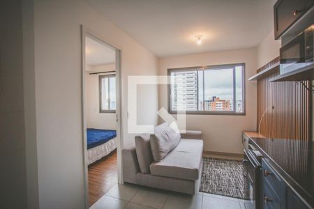 Sala / Cozinha de apartamento para alugar com 1 quarto, 24m² em Vila Clementino, São Paulo