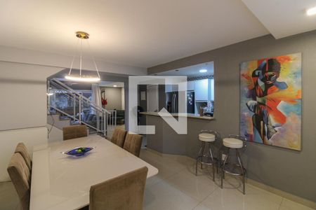 Sala de casa à venda com 3 quartos, 180m² em Vargem Pequena, Rio de Janeiro
