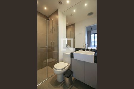 Banheiro de kitnet/studio para alugar com 1 quarto, 34m² em Vila Olímpia, São Paulo