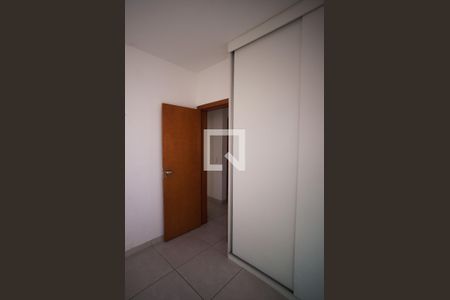 Quarto 1 de apartamento para alugar com 3 quartos, 85m² em Heliópolis, Belo Horizonte