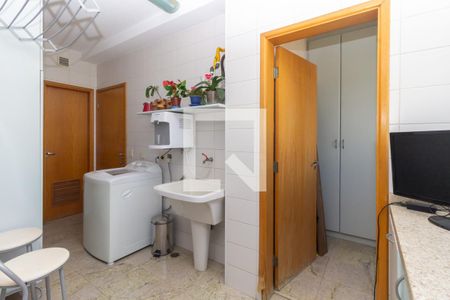 Apartamento à venda com 135m², 3 quartos e 3 vagasLavanderia