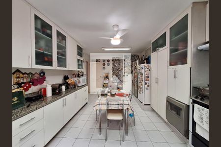 Apartamento à venda com 361m², 4 quartos e 1 vaga Apartamento à venda com 361m², 4 quartos e 1 vagaCozinha