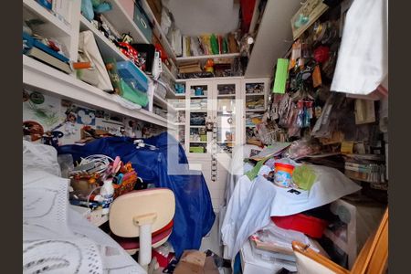 Apartamento à venda com 361m², 4 quartos e 1 vaga Apartamento à venda com 361m², 4 quartos e 1 vagaDespensa