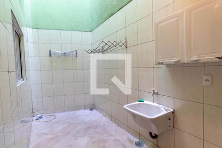 Casa para alugar com 80m², 2 quartos e 2 vagasLavanderia