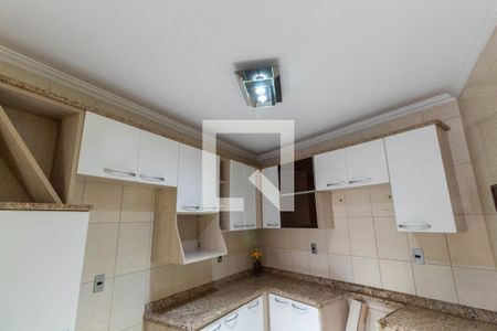 Casa para alugar com 80m², 2 quartos e 2 vagasCozinha - Armários