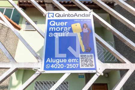 Casa para alugar com 80m², 2 quartos e 2 vagasFachada