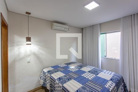 Casa à venda com 614m², 5 quartos e 7 vagasQuarto Suíte 2