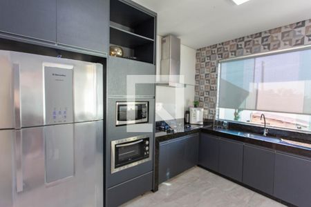 Casa à venda com 614m², 5 quartos e 7 vagasCozinha