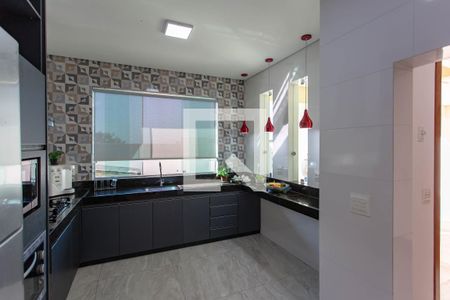 Casa à venda com 614m², 5 quartos e 7 vagasCozinha