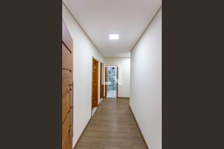 Casa à venda com 614m², 5 quartos e 7 vagasCorredor