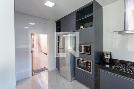 Casa à venda com 614m², 5 quartos e 7 vagasCozinha