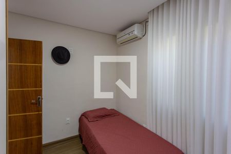 Casa à venda com 614m², 5 quartos e 7 vagasQuarto 3
