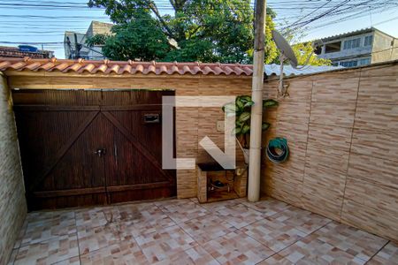 Casa à venda com 100m², 2 quartos e 1 vagaquintal - frente