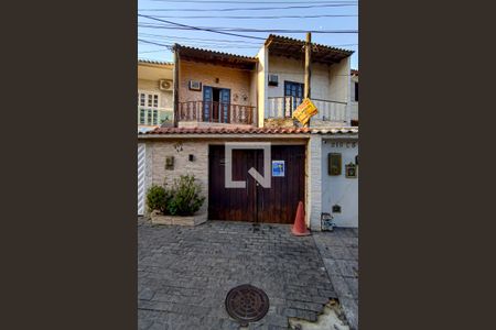 Casa à venda com 100m², 2 quartos e 1 vagaplaquinha