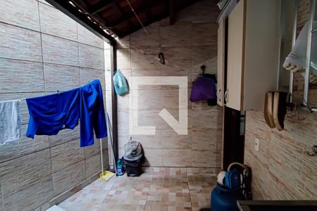 Casa à venda com 100m², 2 quartos e 1 vagaárea de serviço