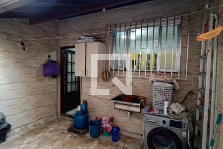 Casa à venda com 100m², 2 quartos e 1 vagaárea de serviço