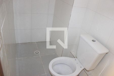 Banheiro de apartamento à venda com 1 quarto, 44m² em Vila Galvão, Guarulhos