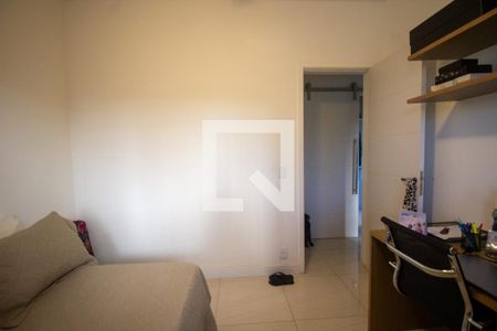 Apartamento à venda com 75m², 3 quartos e 2 vagasQuarto