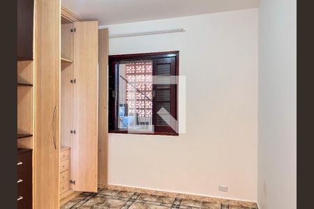 Quarto 2 de casa para alugar com 2 quartos, 187m² em Vila Cavaton, São Paulo