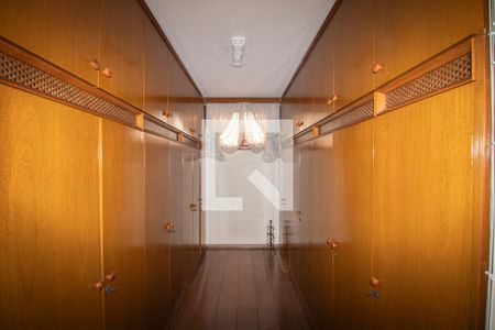 Apartamento à venda com 360m², 6 quartos e 4 vagasCloset 1