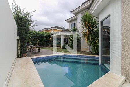 Casa de condomínio à venda com 265m², 4 quartos e 4 vagasÁrea externa