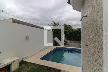 Casa de condomínio à venda com 265m², 4 quartos e 4 vagasÁrea externa