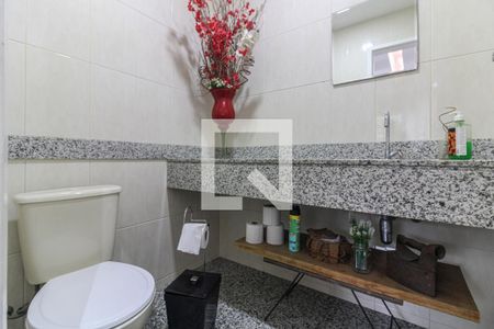 Casa de condomínio à venda com 265m², 4 quartos e 4 vagasLavabo