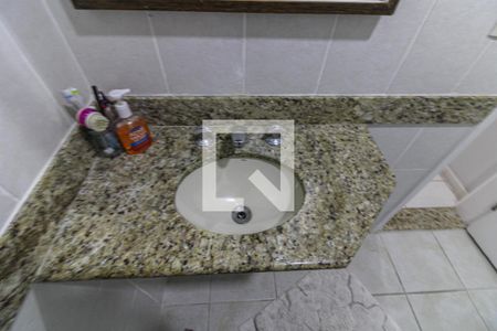 Casa de condomínio à venda com 265m², 4 quartos e 4 vagasBanheiro Social