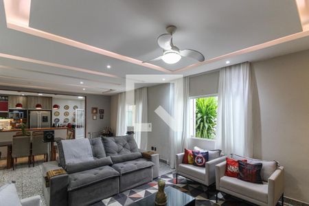 Casa de condomínio à venda com 265m², 4 quartos e 4 vagasSala