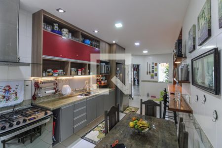 Casa de condomínio à venda com 265m², 4 quartos e 4 vagasCozinha