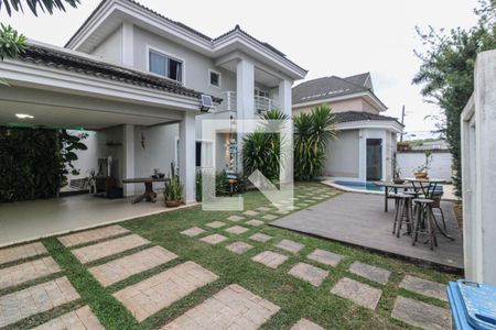 Casa de condomínio à venda com 265m², 4 quartos e 4 vagasÁrea externa