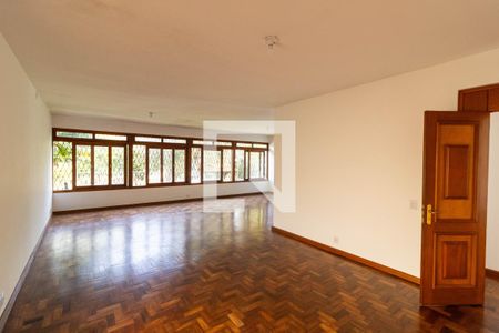 Sala de casa para alugar com 3 quartos, 210m² em Vila Assunção, Porto Alegre