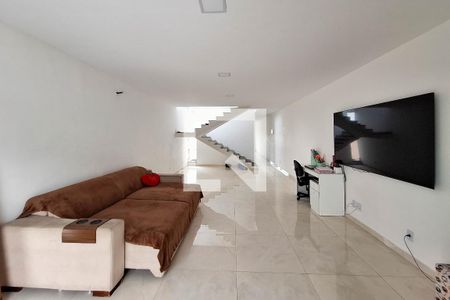 Sala de casa à venda com 3 quartos, 230m² em Piratininga, Niterói