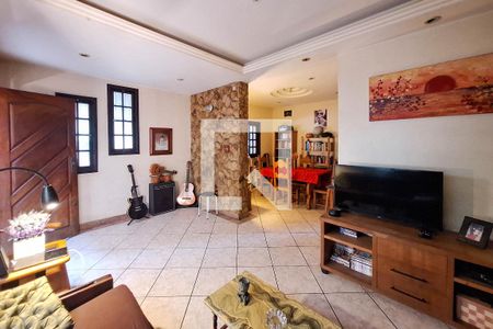Sala de casa para alugar com 4 quartos, 180m² em Santa Rosa, Niterói