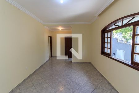 Sala de casa para alugar com 3 quartos, 180m² em João Pinheiro, Belo Horizonte