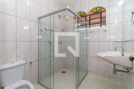 Banheiro de casa para alugar com 3 quartos, 180m² em João Pinheiro, Belo Horizonte