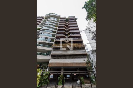 Apartamento à venda com 160m², 4 quartos e 2 vagas Apartamento à venda com 160m², 4 quartos e 2 vagasFachada