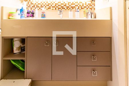 Apartamento à venda com 160m², 4 quartos e 2 vagas Apartamento à venda com 160m², 4 quartos e 2 vagasBanheiro social