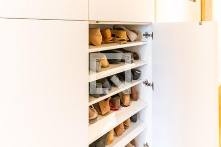 Apartamento à venda com 160m², 4 quartos e 2 vagas Apartamento à venda com 160m², 4 quartos e 2 vagasSapateria Corredor