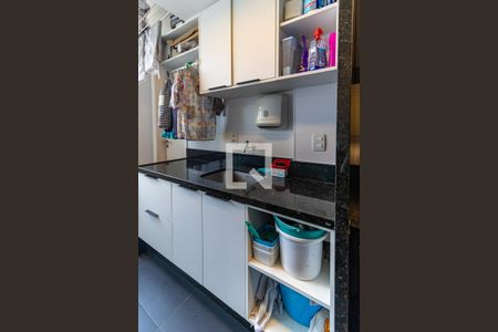 Apartamento à venda com 160m², 4 quartos e 2 vagas Apartamento à venda com 160m², 4 quartos e 2 vagasÁrea de Serviço