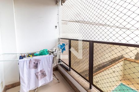 Apartamento à venda com 160m², 4 quartos e 2 vagas Apartamento à venda com 160m², 4 quartos e 2 vagasVaranda Suíte 2