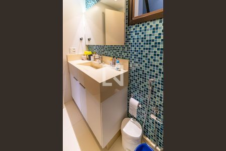 Apartamento à venda com 160m², 4 quartos e 2 vagas Apartamento à venda com 160m², 4 quartos e 2 vagasBanheiro Suíte 2