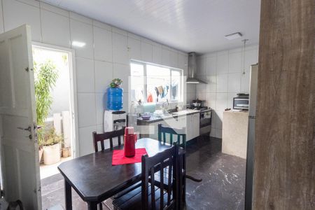 Casa à venda com 158m², 3 quartos e 2 vagasCozinha