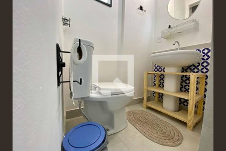 Banheiro de kitnet/studio para alugar com 1 quarto, 32m² em Flamengo, Rio de Janeiro