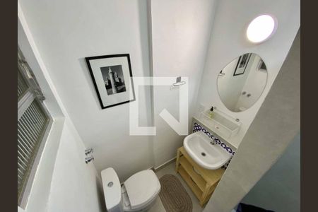 Banheiro de kitnet/studio para alugar com 1 quarto, 32m² em Flamengo, Rio de Janeiro