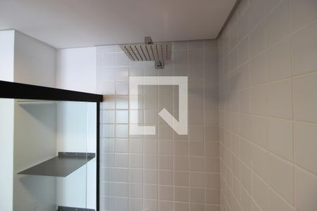 Banheiro de kitnet/studio para alugar com 1 quarto, 29m² em Pinheiros, São Paulo