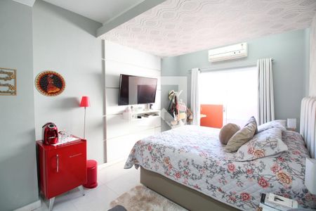 Casa de condomínio à venda com 203m², 4 quartos e 3 vagasSuíte 2