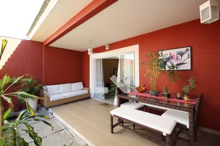 Casa de condomínio à venda com 203m², 4 quartos e 3 vagasÁrea Externa