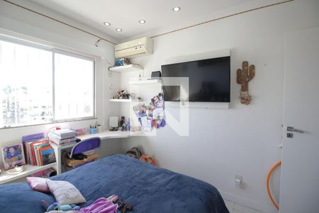 Casa de condomínio à venda com 203m², 4 quartos e 3 vagas Casa de condomínio à venda com 203m², 4 quartos e 3 vagasQuarto